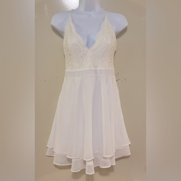 Dresses & Skirts - Windsor Mini White Dress